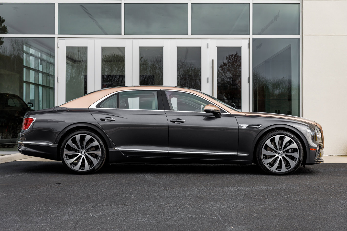 New 2026 Bentley Flying Spur Plug-In Hybrid image 15