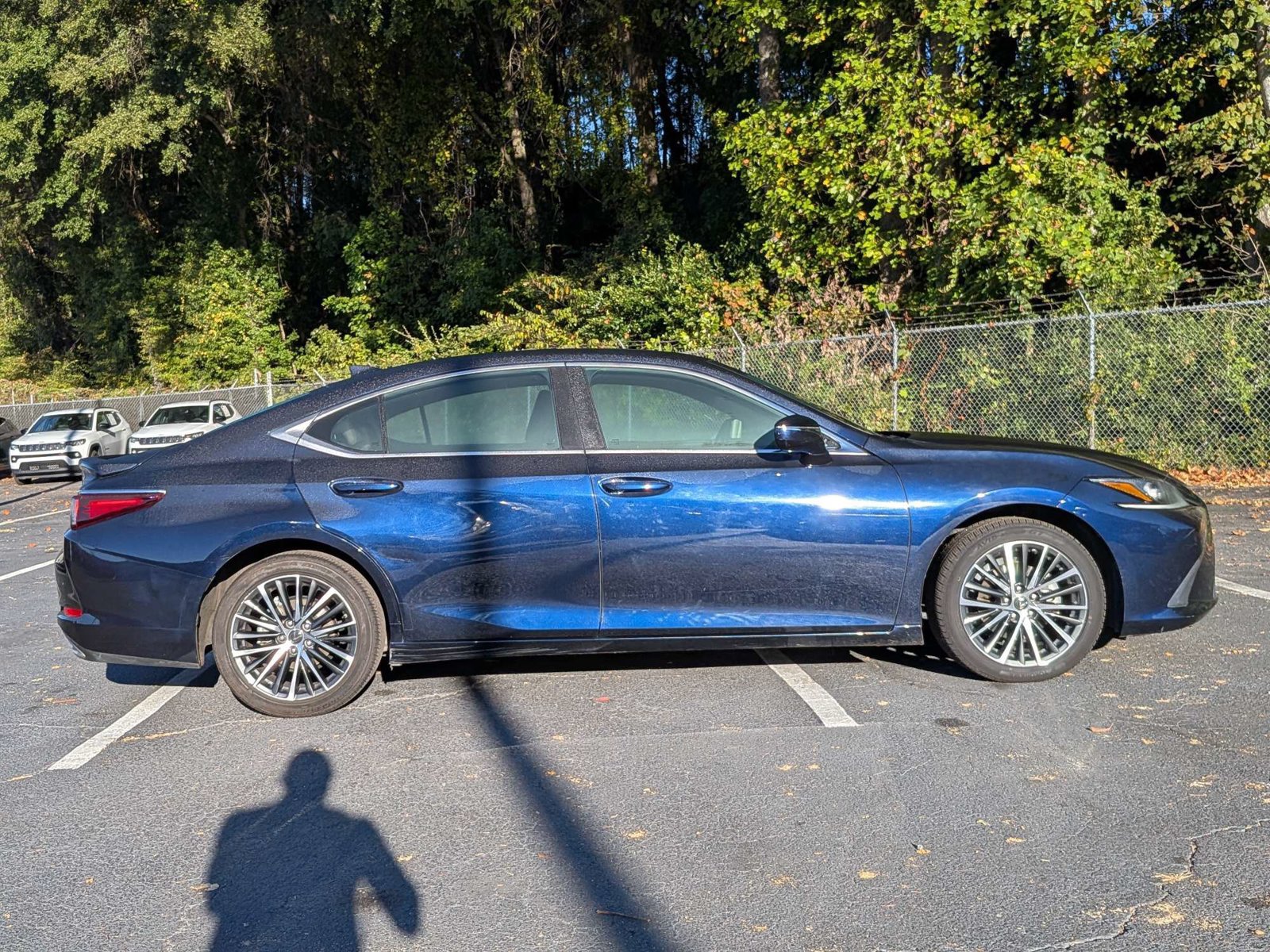Used 2022 Lexus ES 350 w/ Premium Package FWD image 3