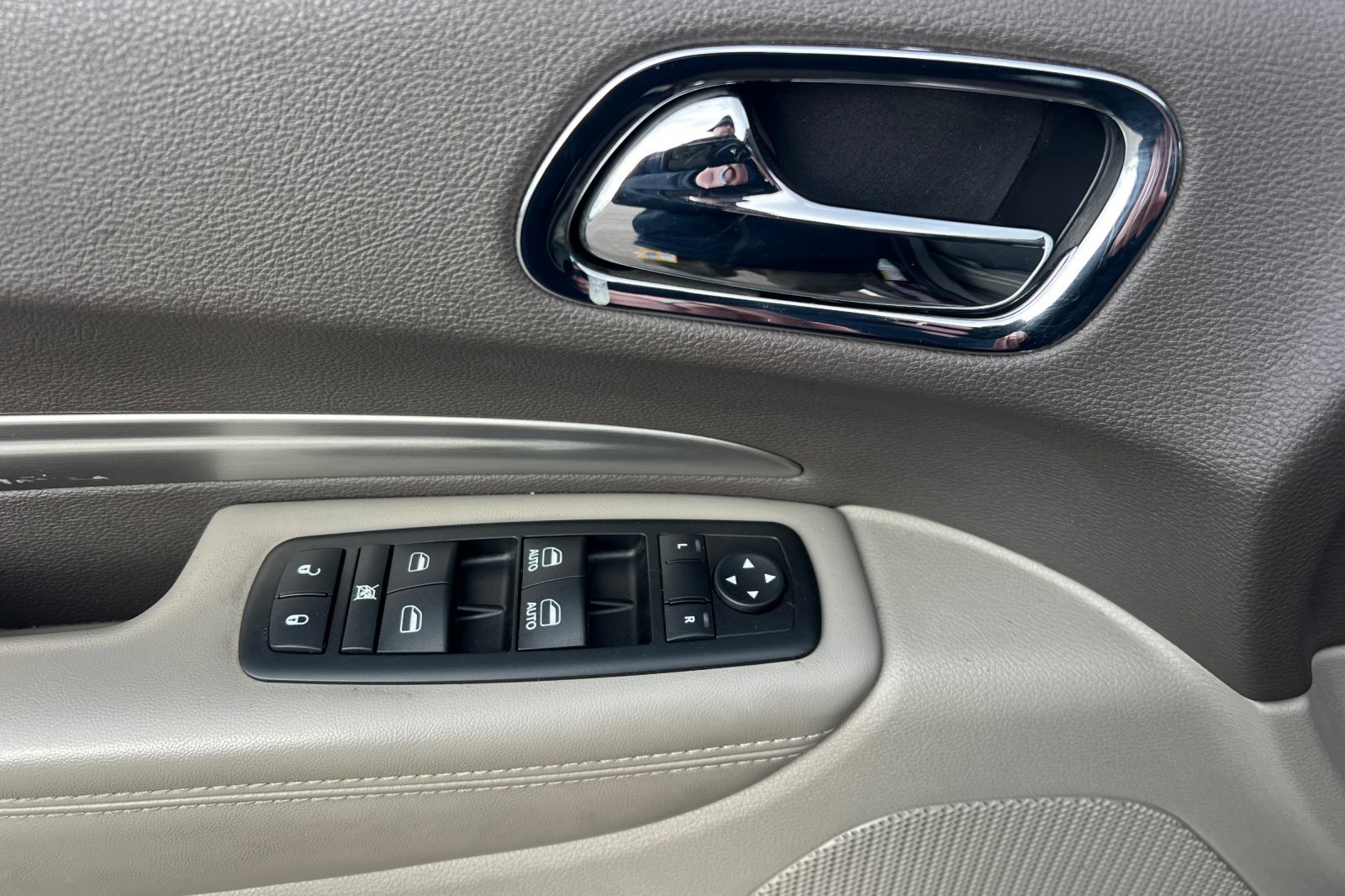 Used 2012 Dodge Durango SXT w/ Popular Equipment Group image 8