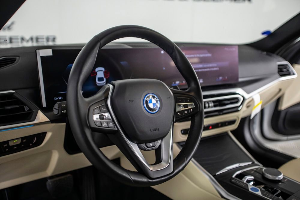 Used 2023 BMW i4 eDrive35 RWD image 21