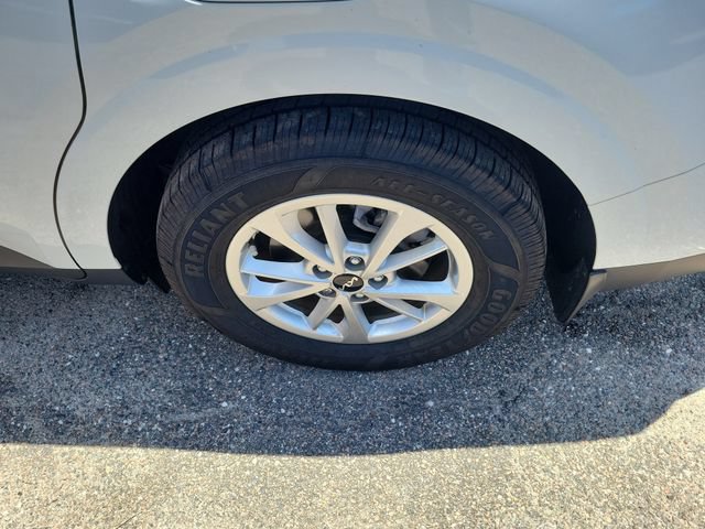 Used 2024 Kia Carnival LX FWD image 7