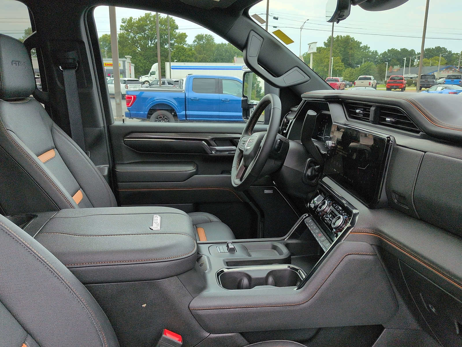 Used 2024 GMC Sierra 2500 AT4 w/ AT4 Premium Plus Package AWD/4WD image 10