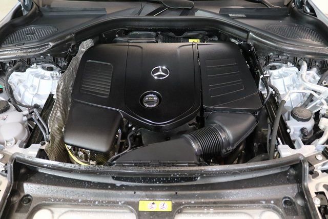 Used 2025 Mercedes-Benz GLC 350e 4MATIC w/ Driver Assistance Package image 33