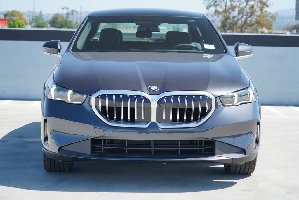 New 2026 BMW 530i image 2