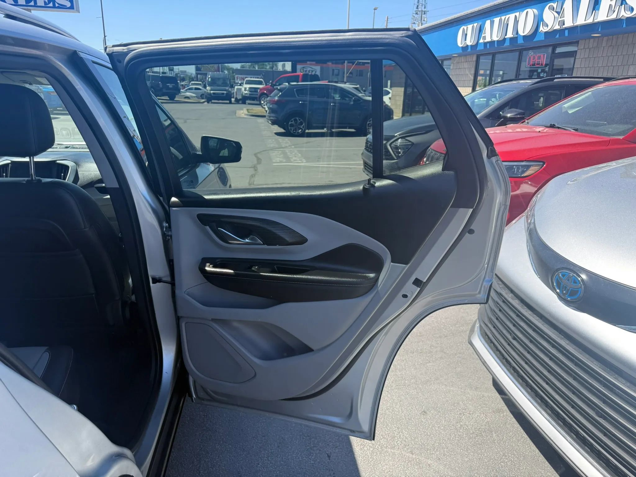 Used 2022 GMC Terrain SLT AWD/4WD image 24