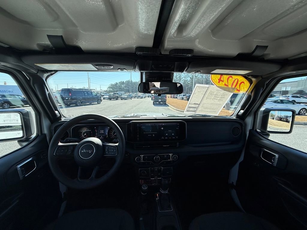 Used 2024 Jeep Wrangler Unlimited Rubicon image 23