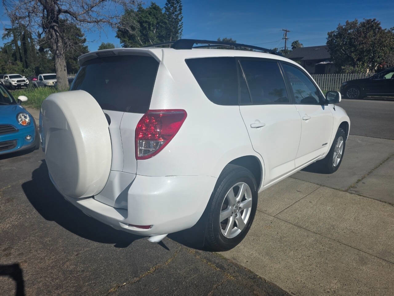 Used 2007 Toyota RAV4 Limited FWD image 7
