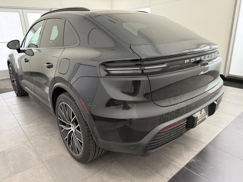 New 2026 Porsche Macan 4 Electric AWD/4WD image 3