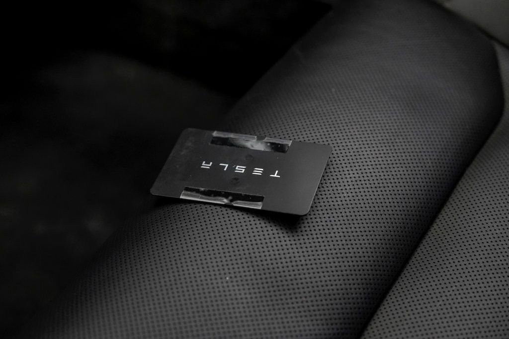 Used 2023 Tesla Model S image 9