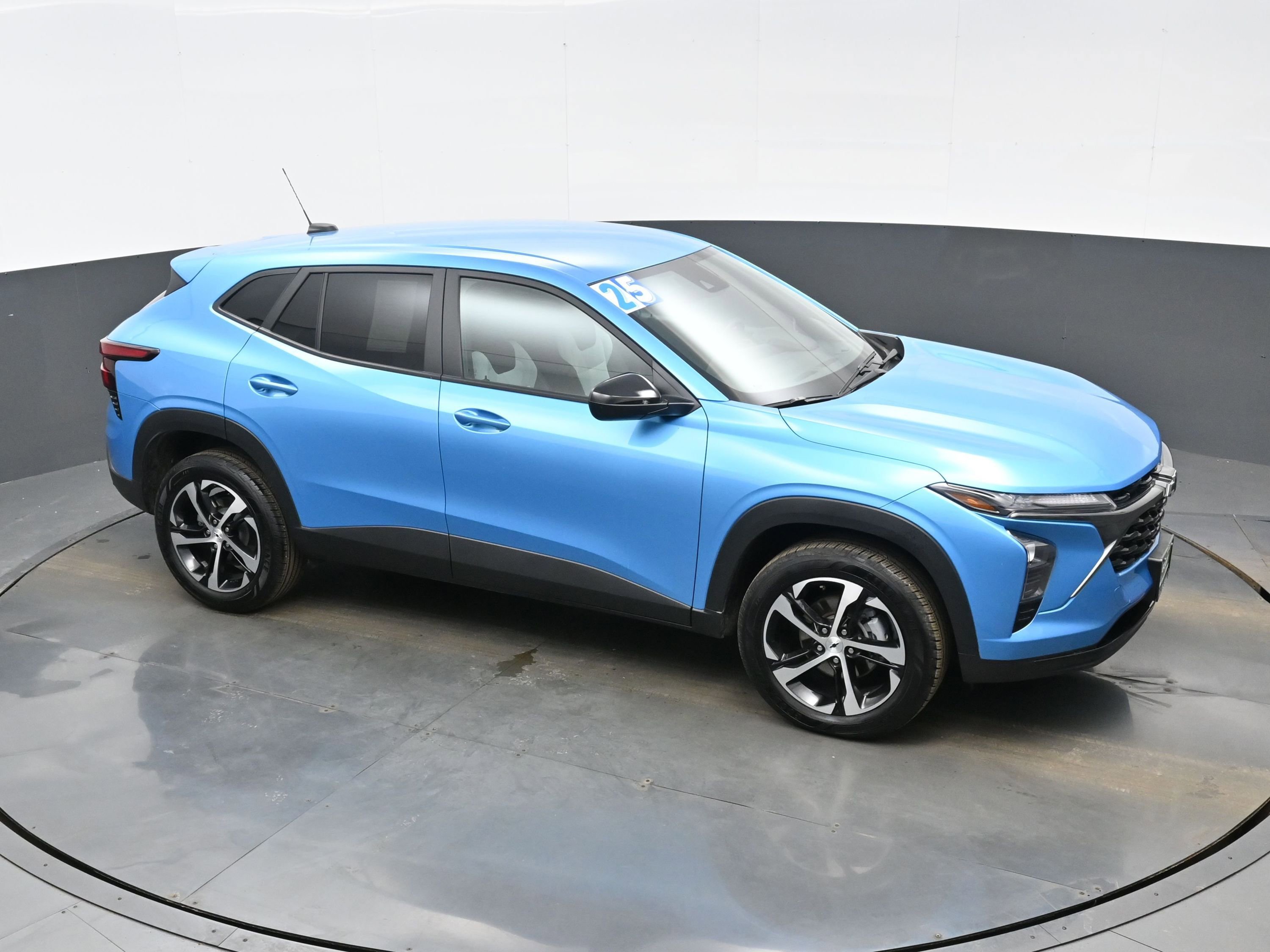 Used 2025 Chevrolet Trax RS w/ Driver Confidence Package image 36