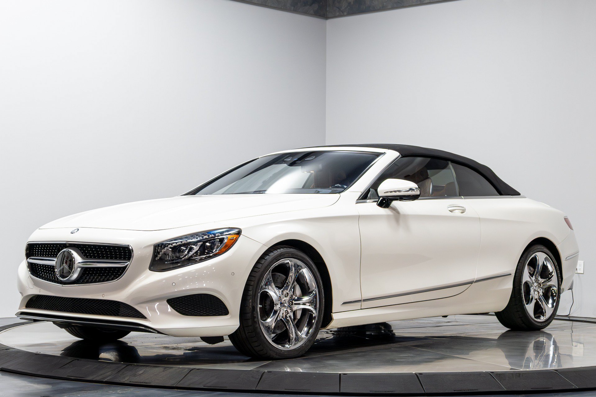 Used 2017 Mercedes-Benz S 550 Cabriolet image 3