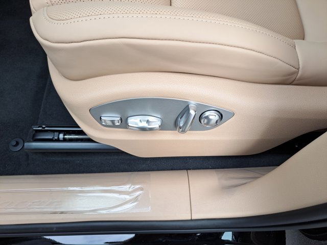 New 2026 Porsche Macan image 23