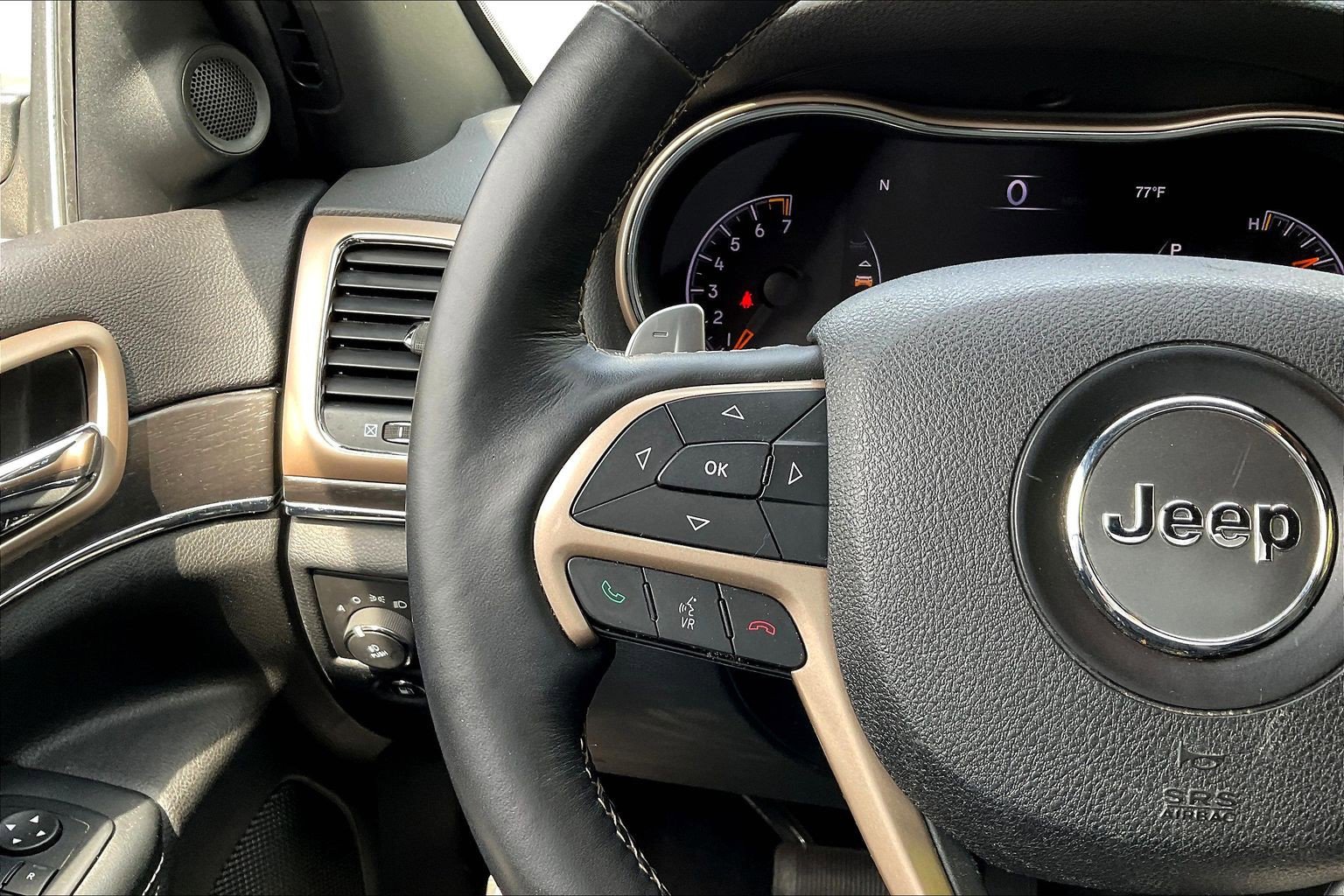 Used 2016 Jeep Grand Cherokee Limited AWD/4WD image 11