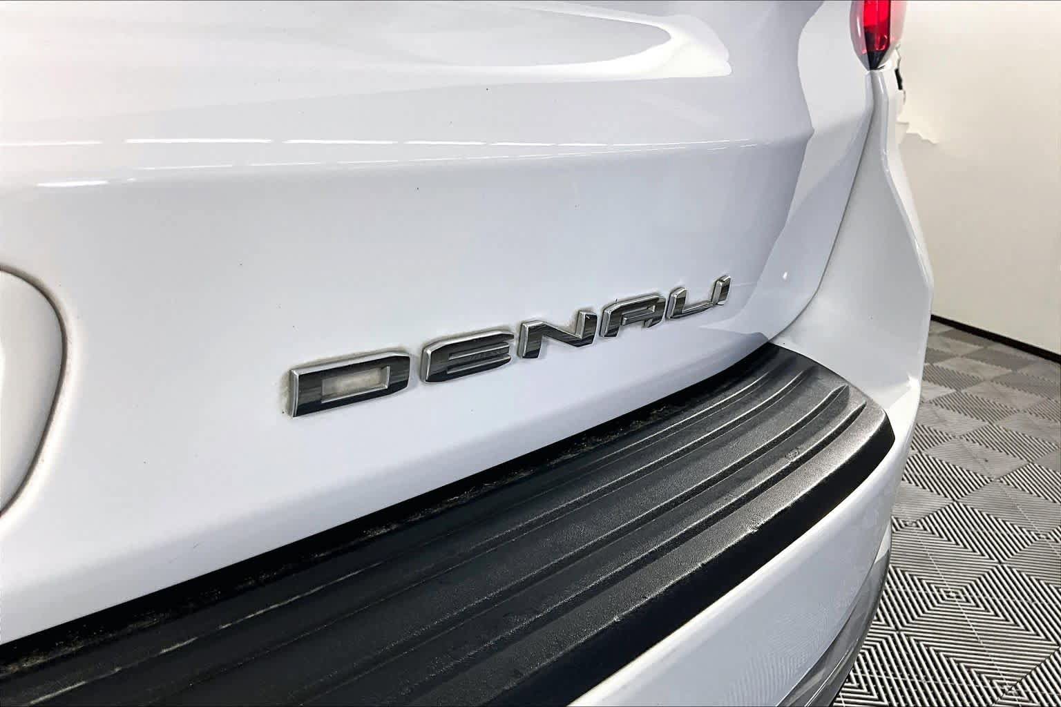 Used 2022 GMC Yukon XL Denali AWD/4WD image 10