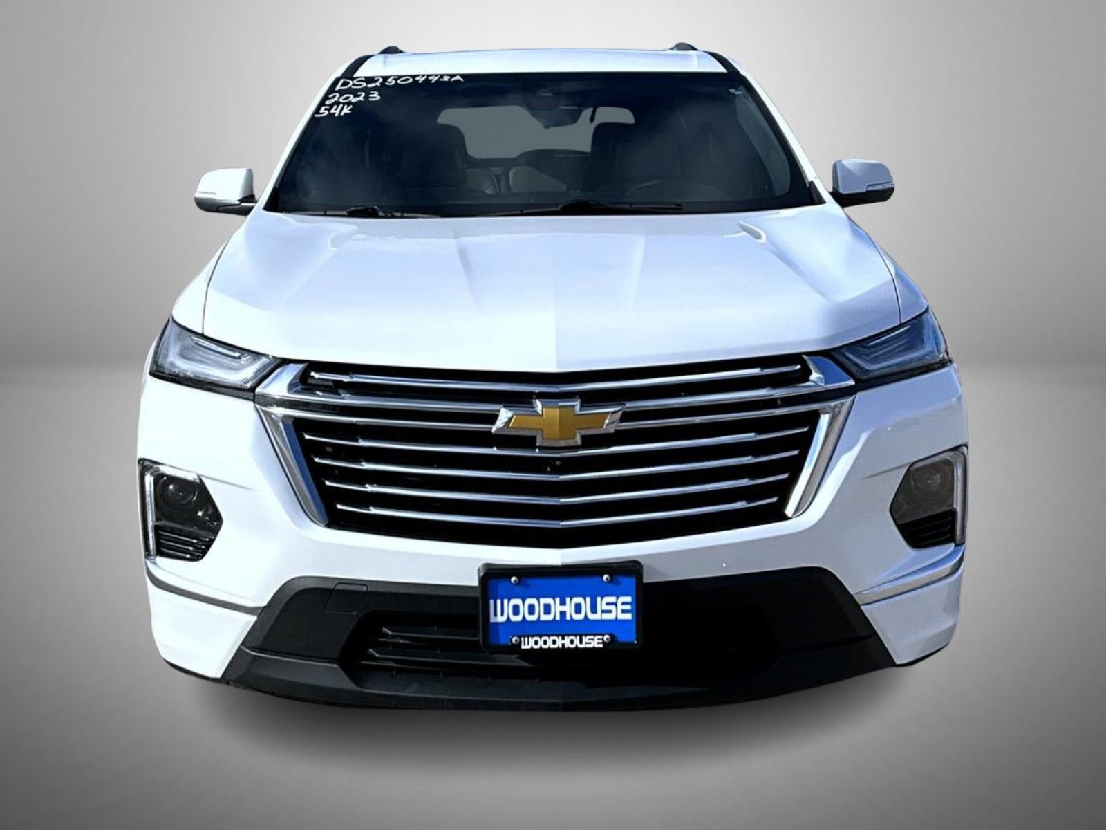 Used 2023 Chevrolet Traverse Premier AWD/4WD image 2