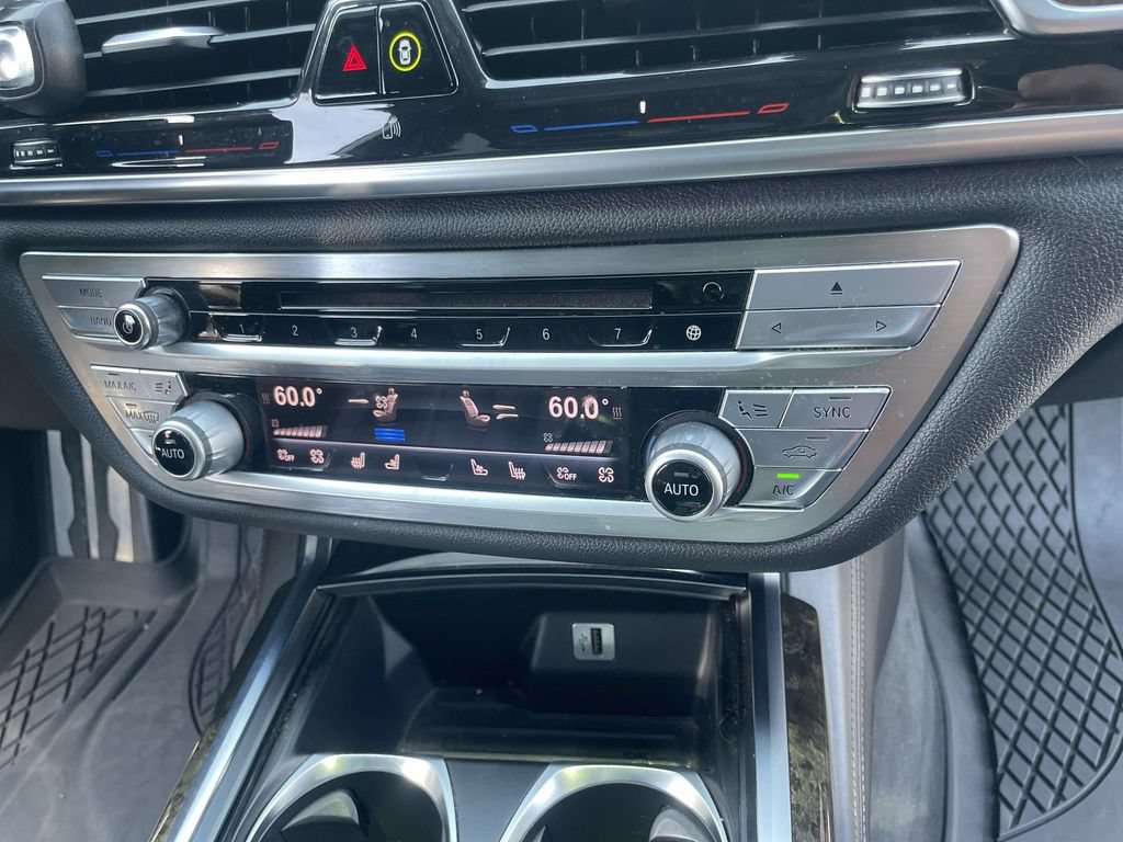 Used 2016 BMW 750i RWD image 28