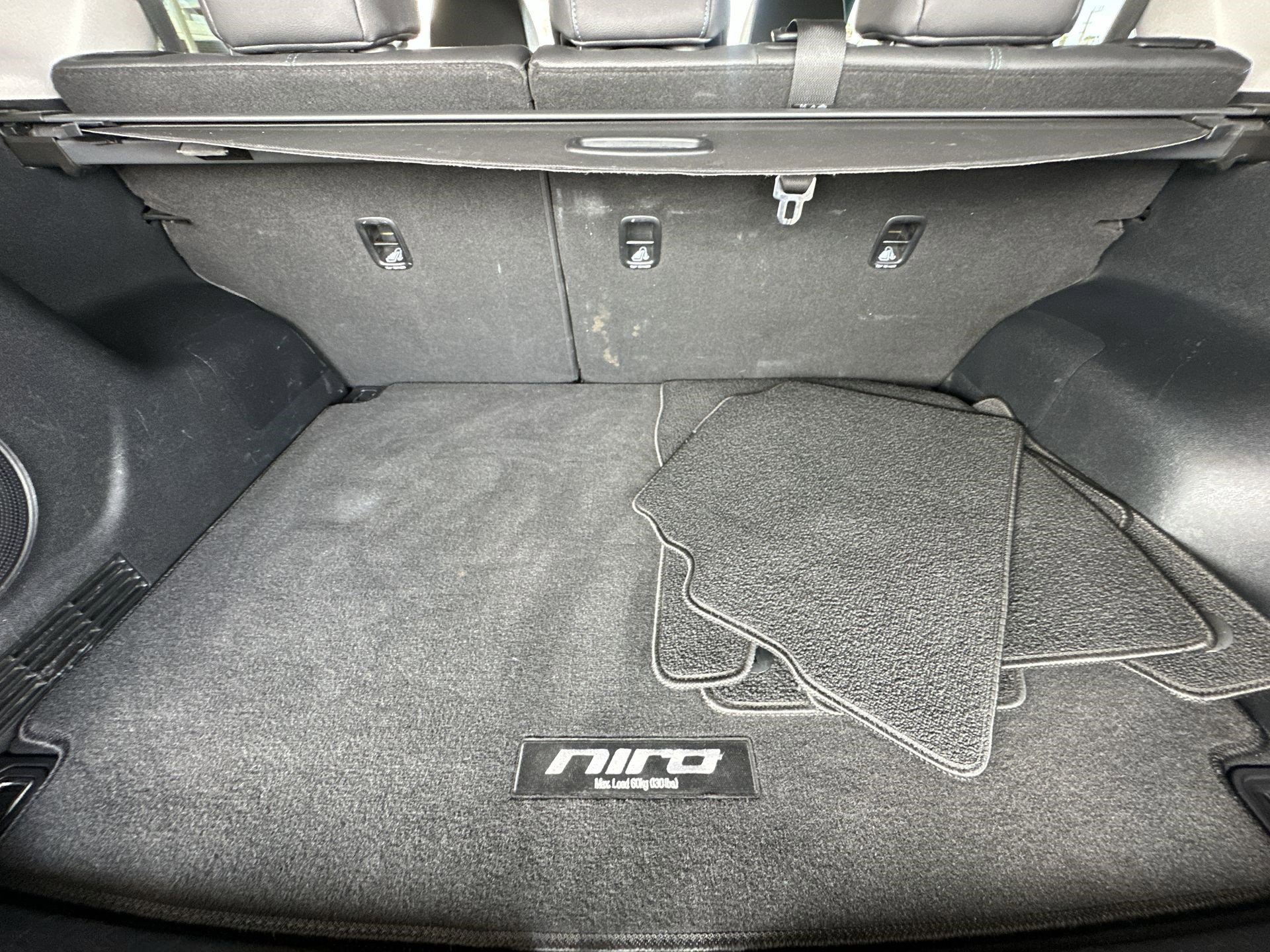 Used 2022 Kia Niro EX Premium w/ Cold Weather Package image 21