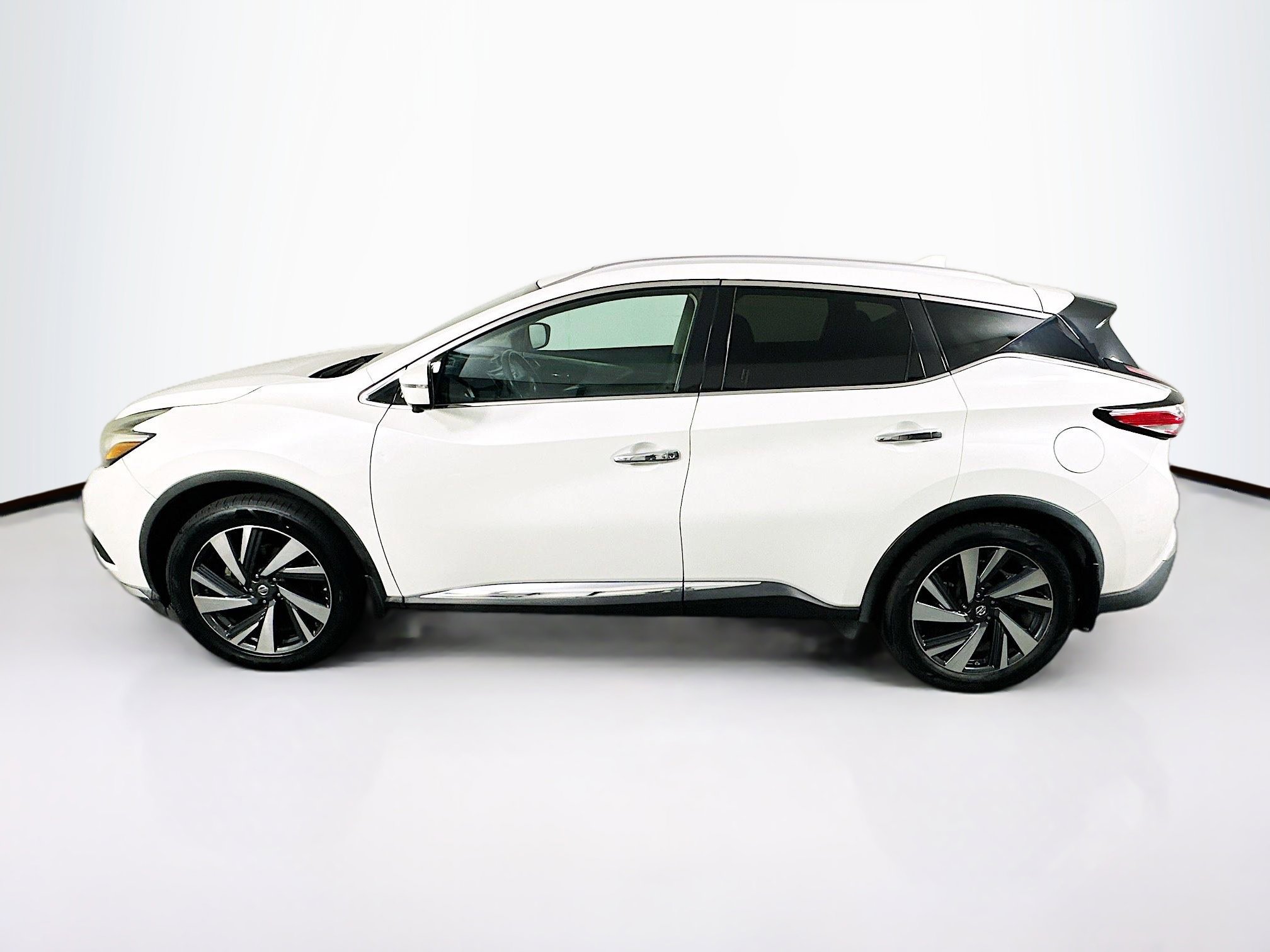 Used 2016 Nissan Murano Platinum w/ Platinum Technology Package FWD image 4