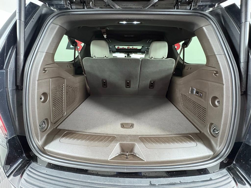 Used 2022 Chevrolet Suburban LT w/ LT Signature Package image 54