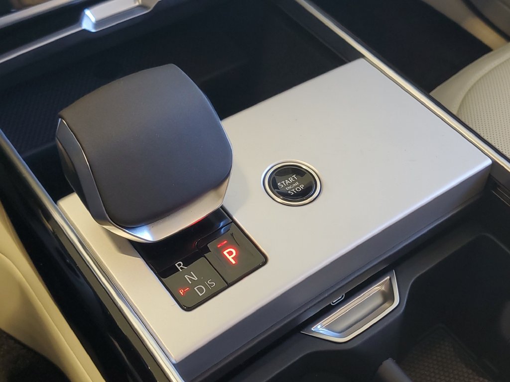 New 2026 Land Rover Range Rover SE AWD/4WD image 23
