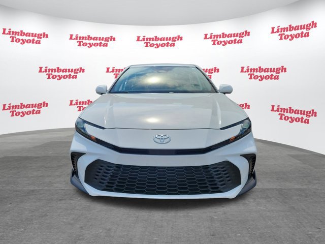 Used 2025 Toyota Camry SE image 17
