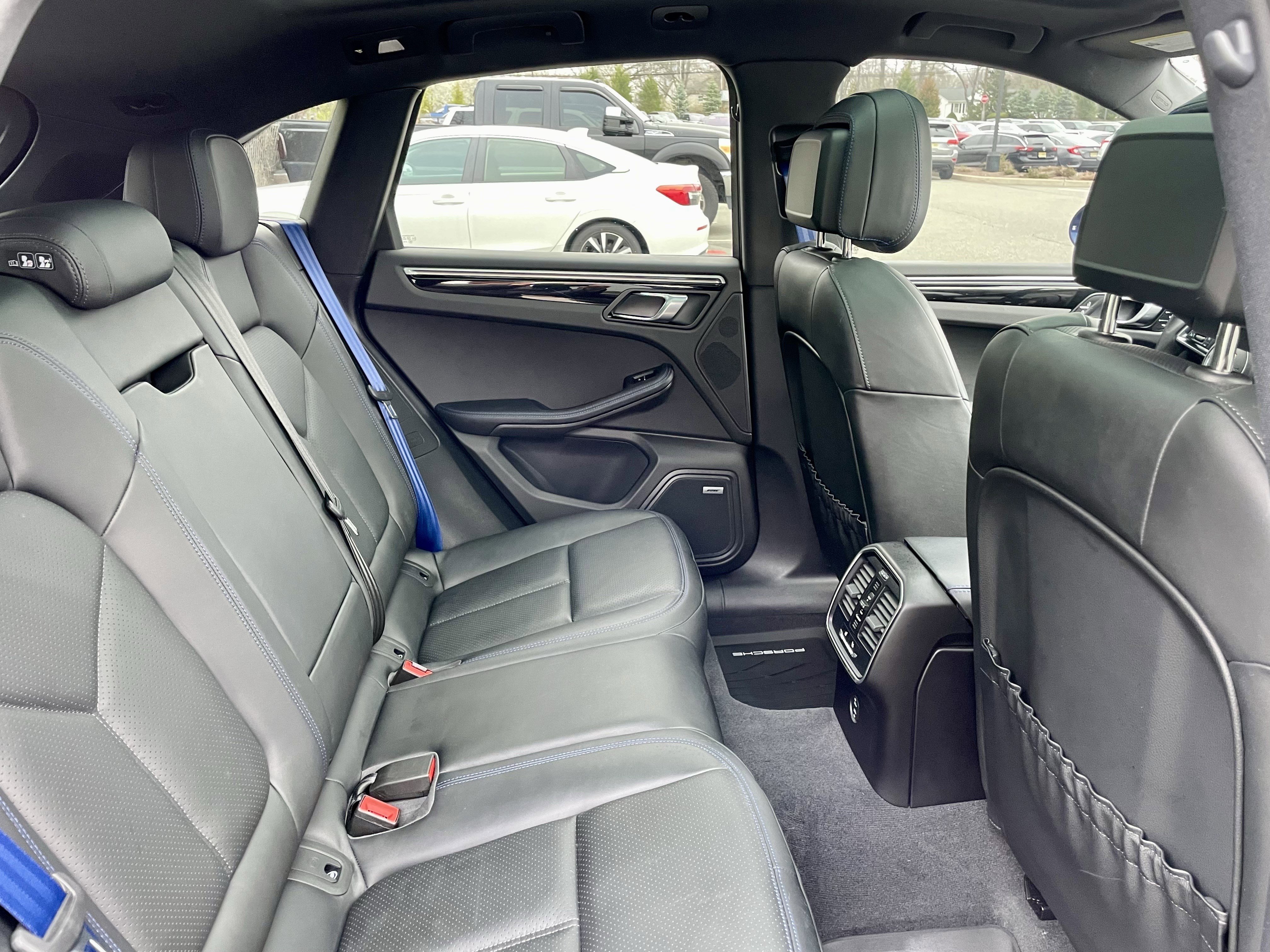Used 2023 Porsche Macan Turbo image 31