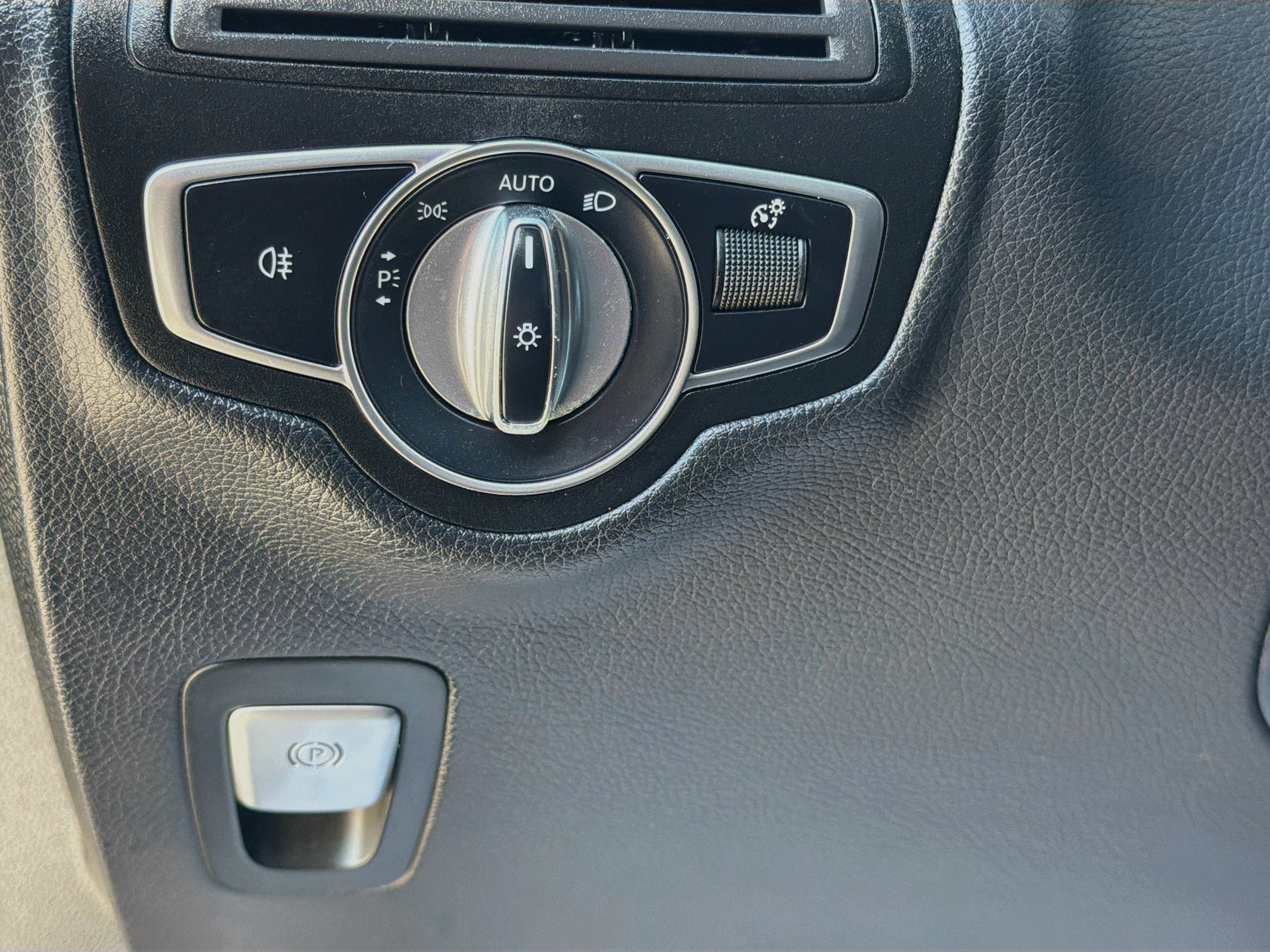 Used 2022 Mercedes-Benz GLC 300 image 35