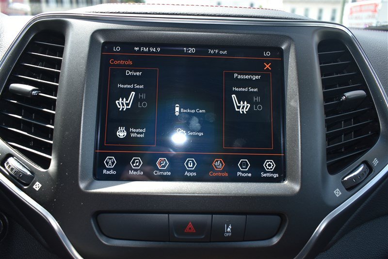 Used 2022 Jeep Cherokee Trailhawk AWD/4WD image 19
