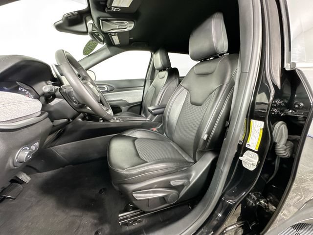 Used 2024 Jeep Compass Latitude AWD/4WD image 16