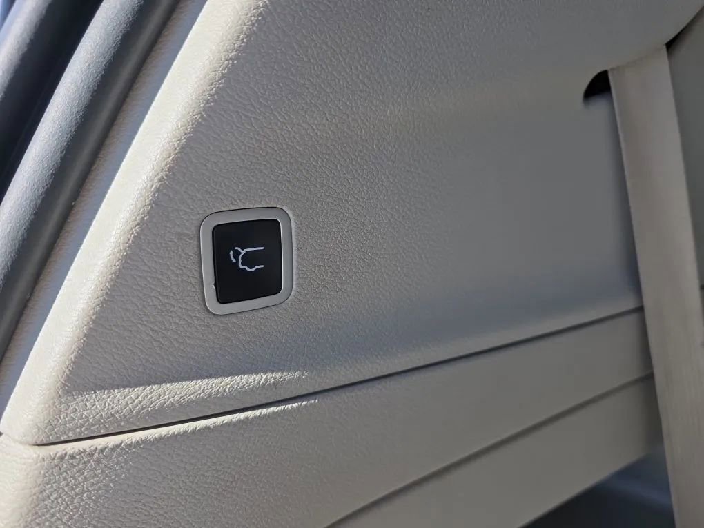 Used 2022 Chrysler Pacifica Touring-L FWD image 44