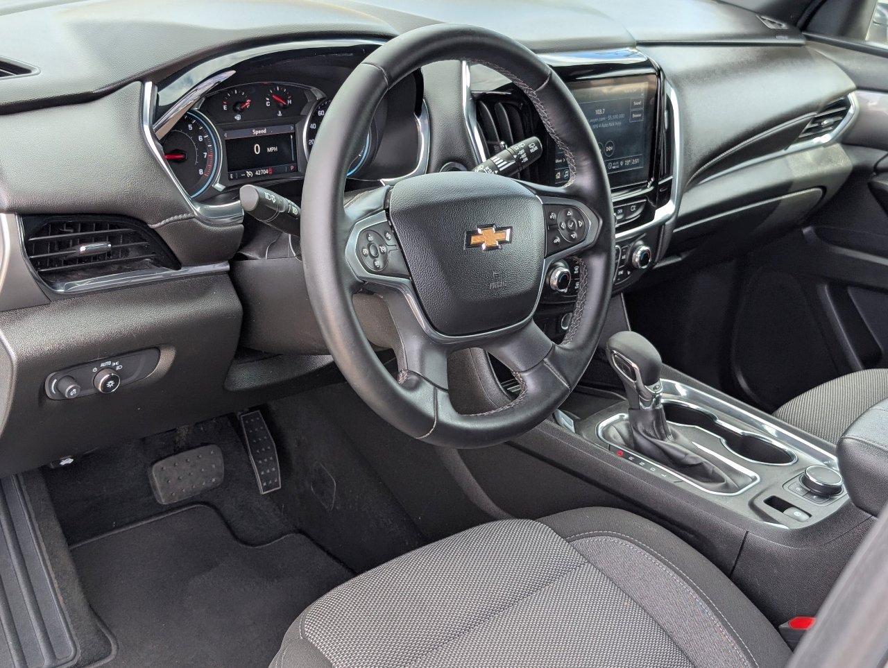 Used 2023 Chevrolet Traverse LT image 15