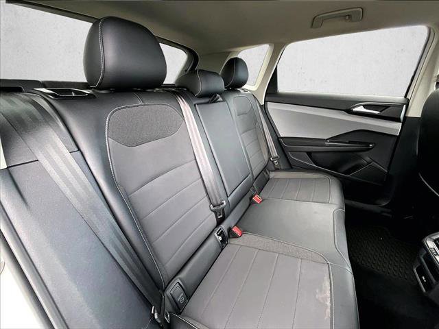Used 2022 Volkswagen Taos SE image 29