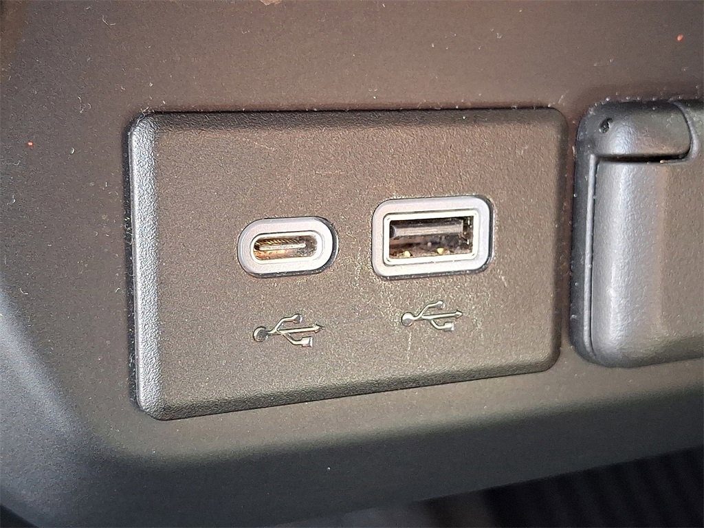 Used 2021 GMC Sierra 1500 Elevation image 23
