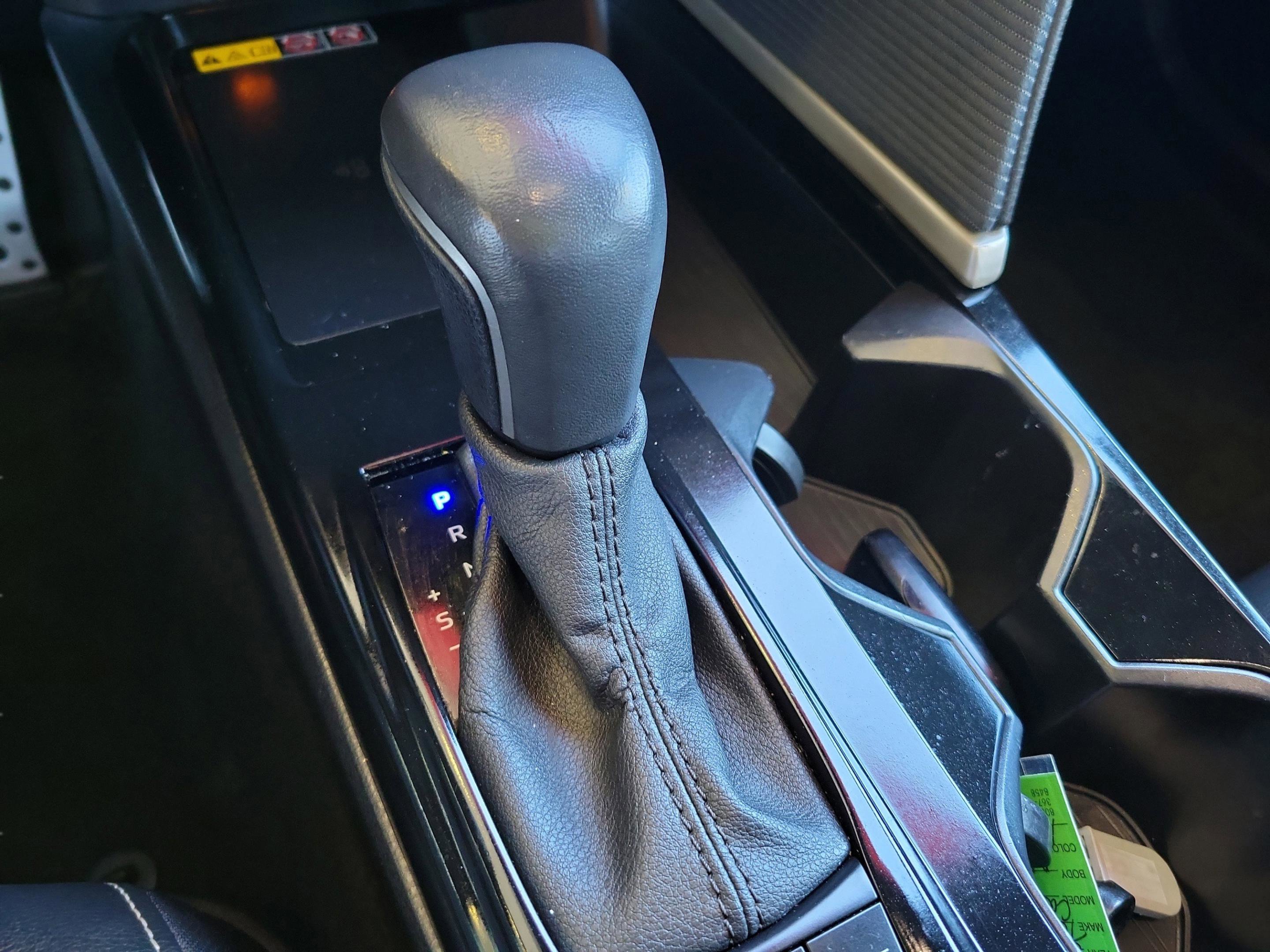 Used 2025 Toyota Camry SE image 11