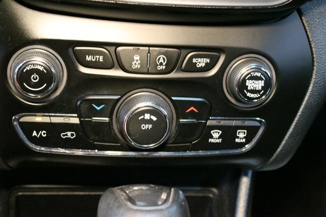 Used 2019 Jeep Cherokee Sport w/ Cold Weather Group AWD/4WD image 25