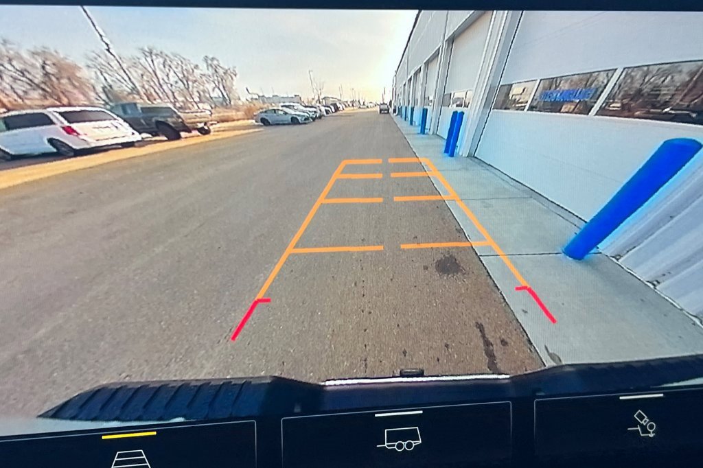 Used 2024 Chevrolet Silverado 3500 LT w/ Convenience Package image 16