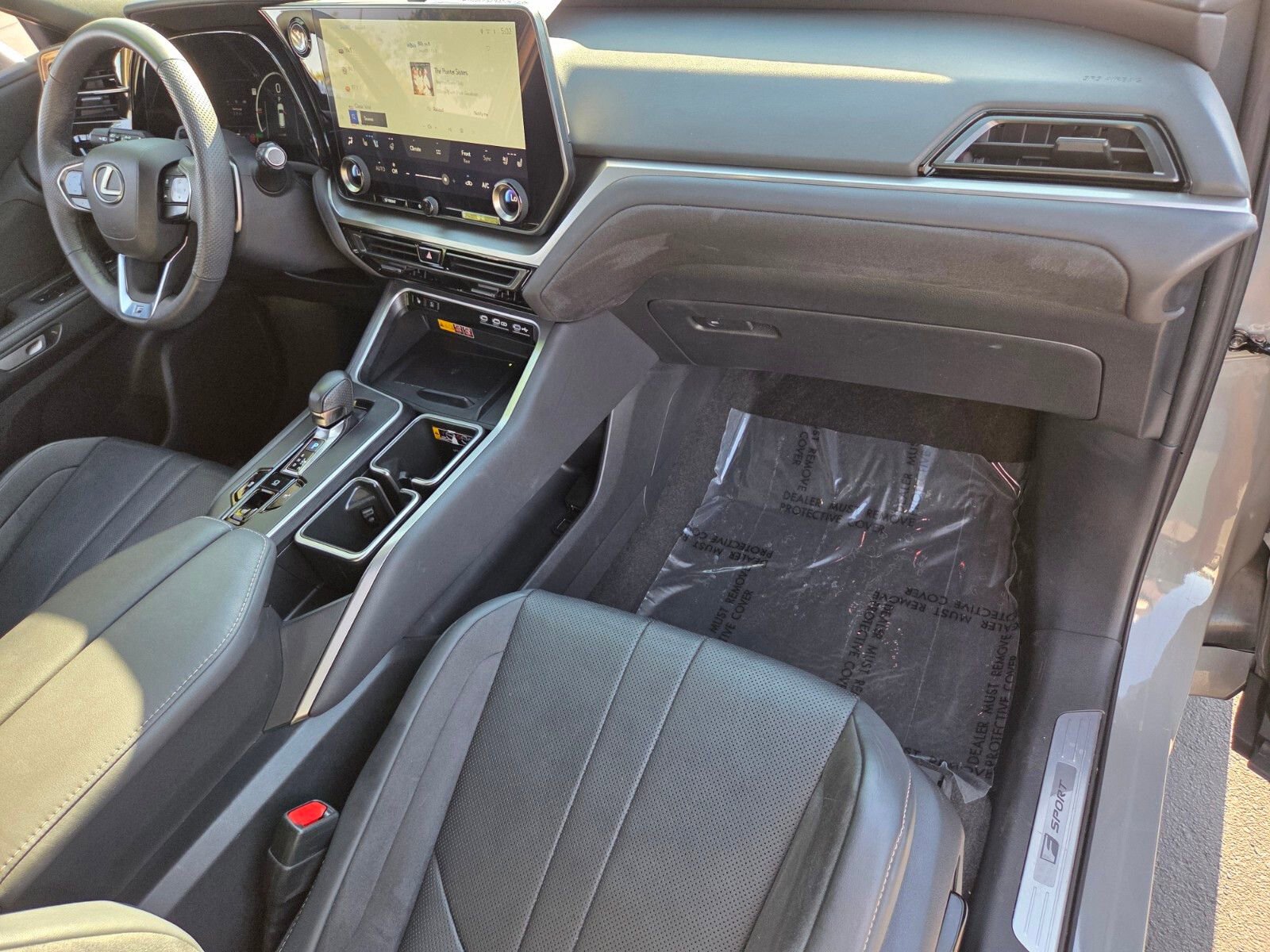 Used 2024 Lexus TX 500h AWD w/ Technology Package image 17