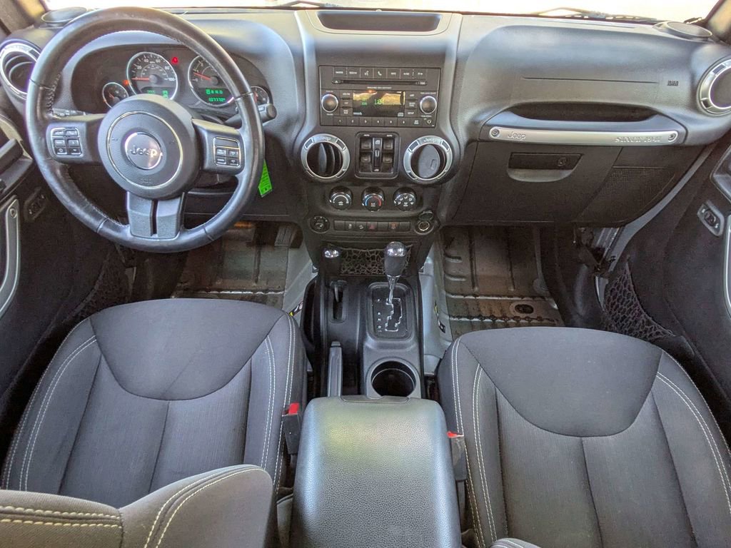 Used 2017 Jeep Wrangler Unlimited Sahara w/ Max Tow Package image 15