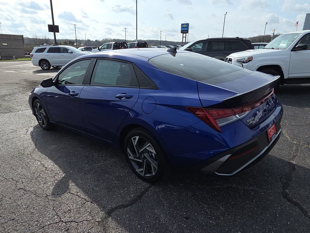 Used 2025 Hyundai Elantra SEL w/ Cargo Package image 6