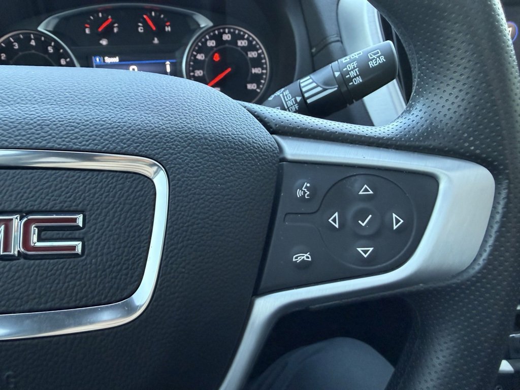 Used 2024 GMC Terrain SLE w/ Driver Convenience Package image 32