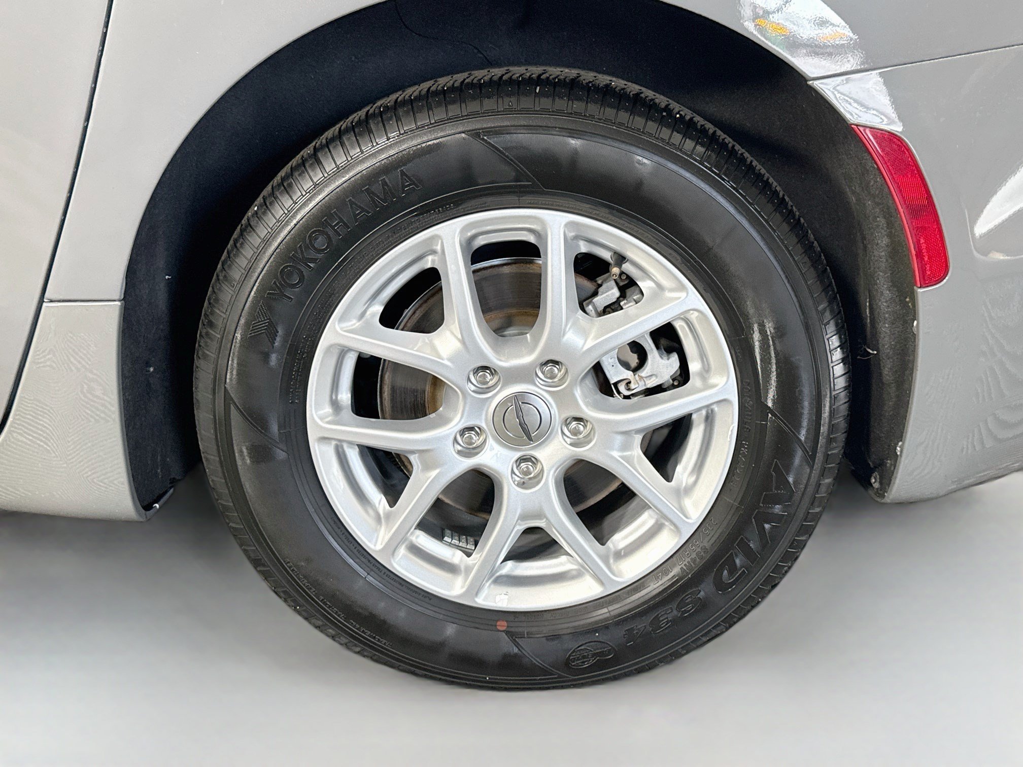 Used 2023 Chrysler Pacifica Touring-L FWD image 37