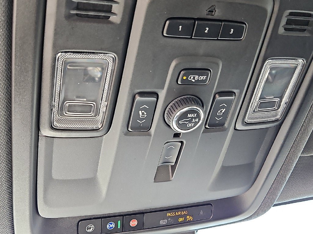 Used 2024 Chevrolet Tahoe Premier AWD/4WD image 27