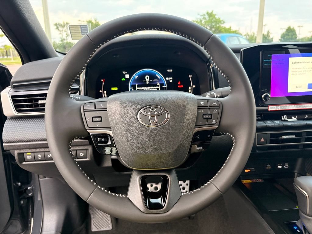 Used 2026 Toyota Camry Hybrid FWD image 16