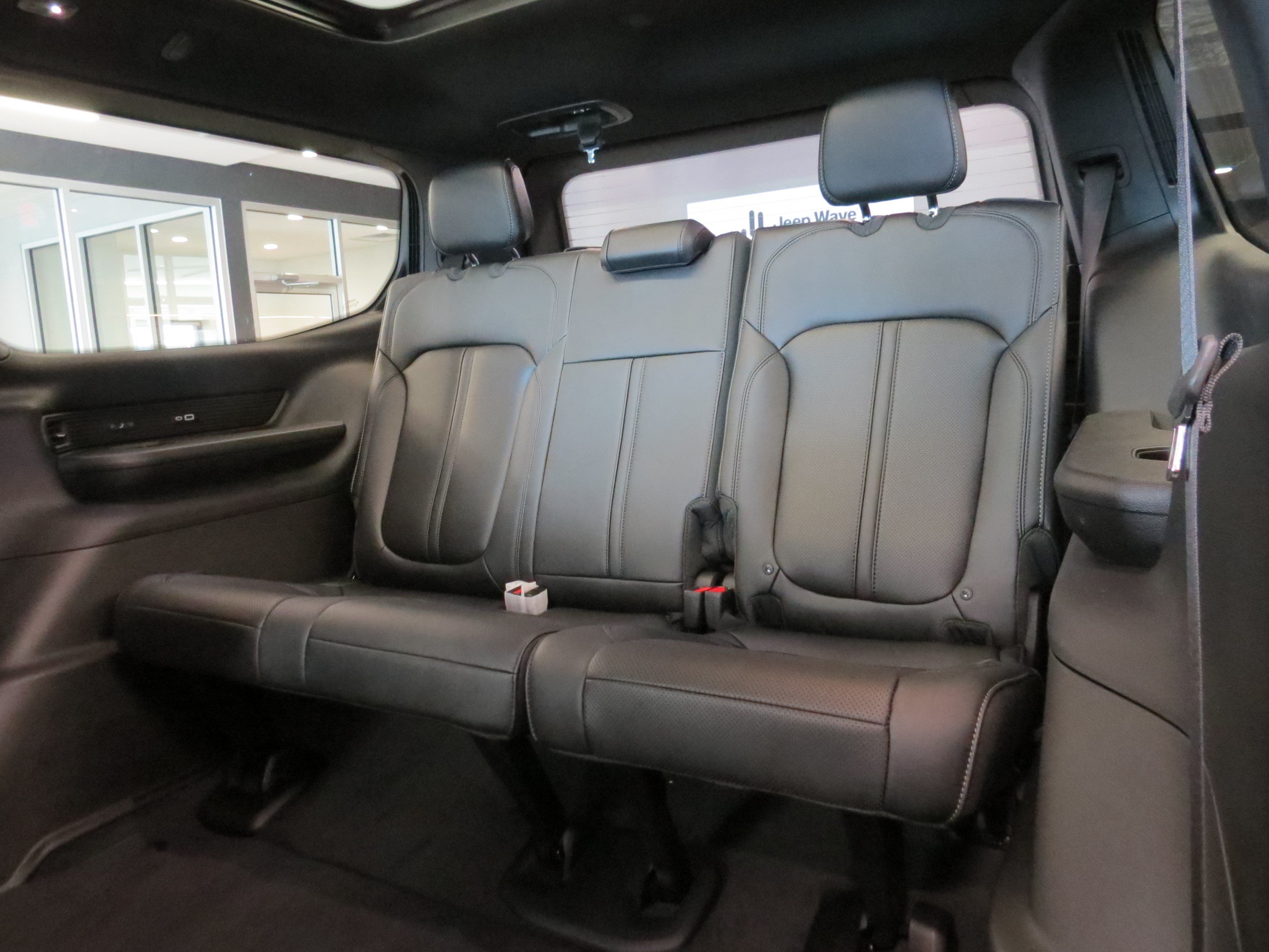 New 2026 Jeep Grand Wagoneer Limited AWD/4WD image 14