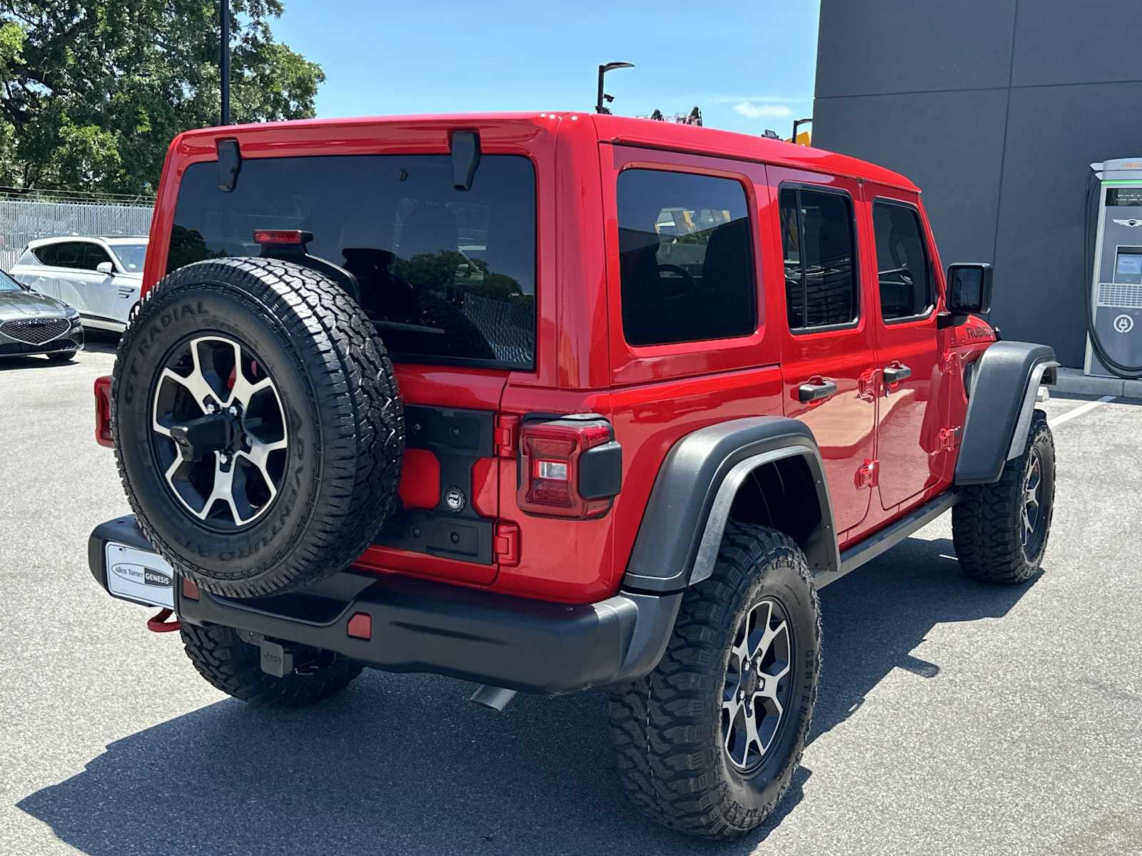 Used 2024 Jeep Wrangler Unlimited Rubicon w/ XTREMEE 35" Tire Package AWD/4WD image 6