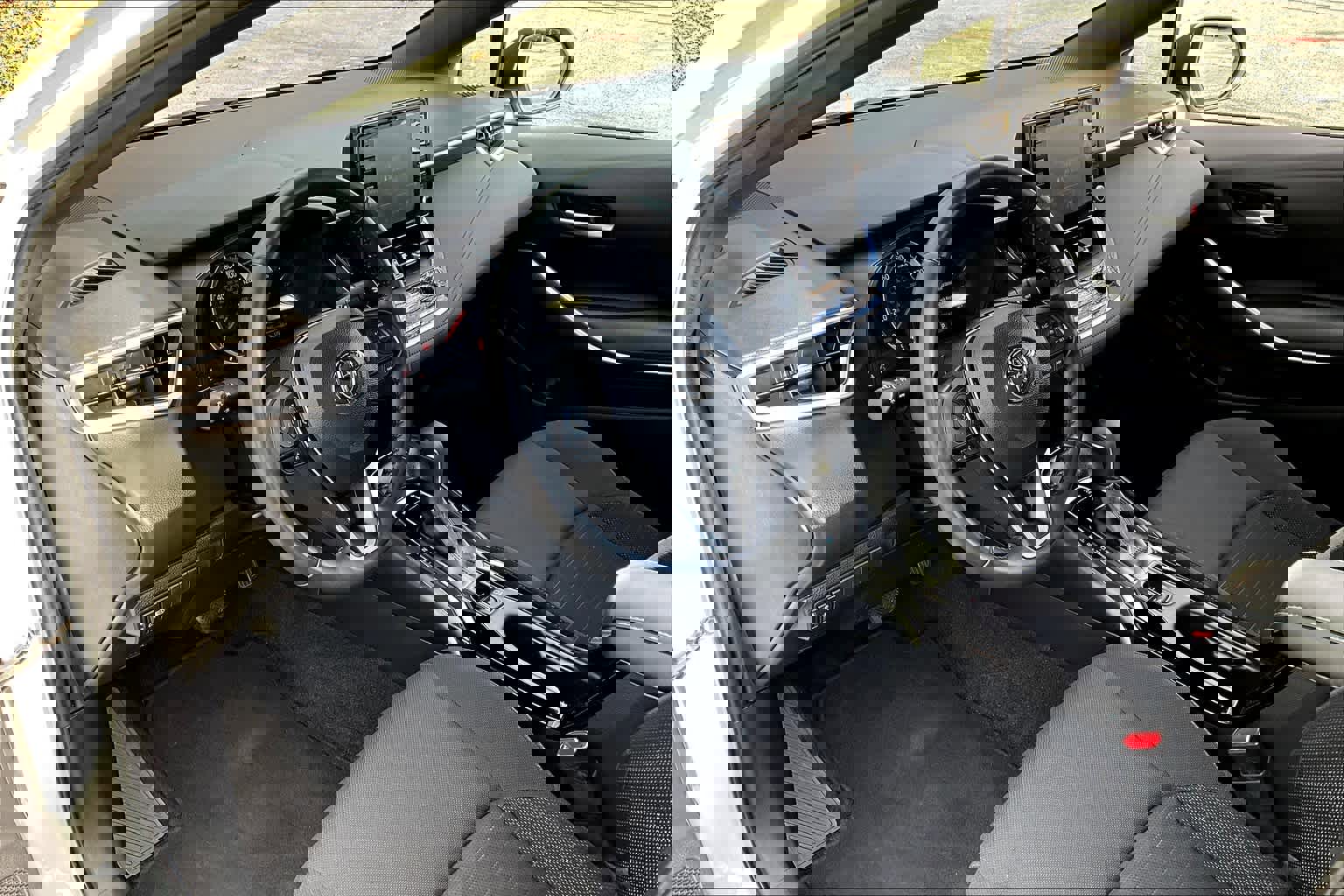 Certified 2022 Toyota Corolla SE w/ SE Premium Package image 18