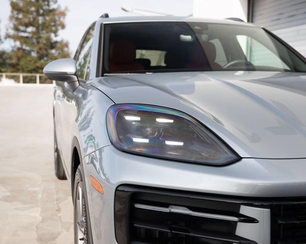 Certified 2026 Porsche Cayenne AWD/4WD image 25
