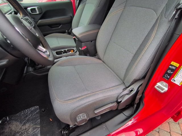 Used 2024 Jeep Wrangler Unlimited Sahara w/ Technology Group AWD/4WD image 11