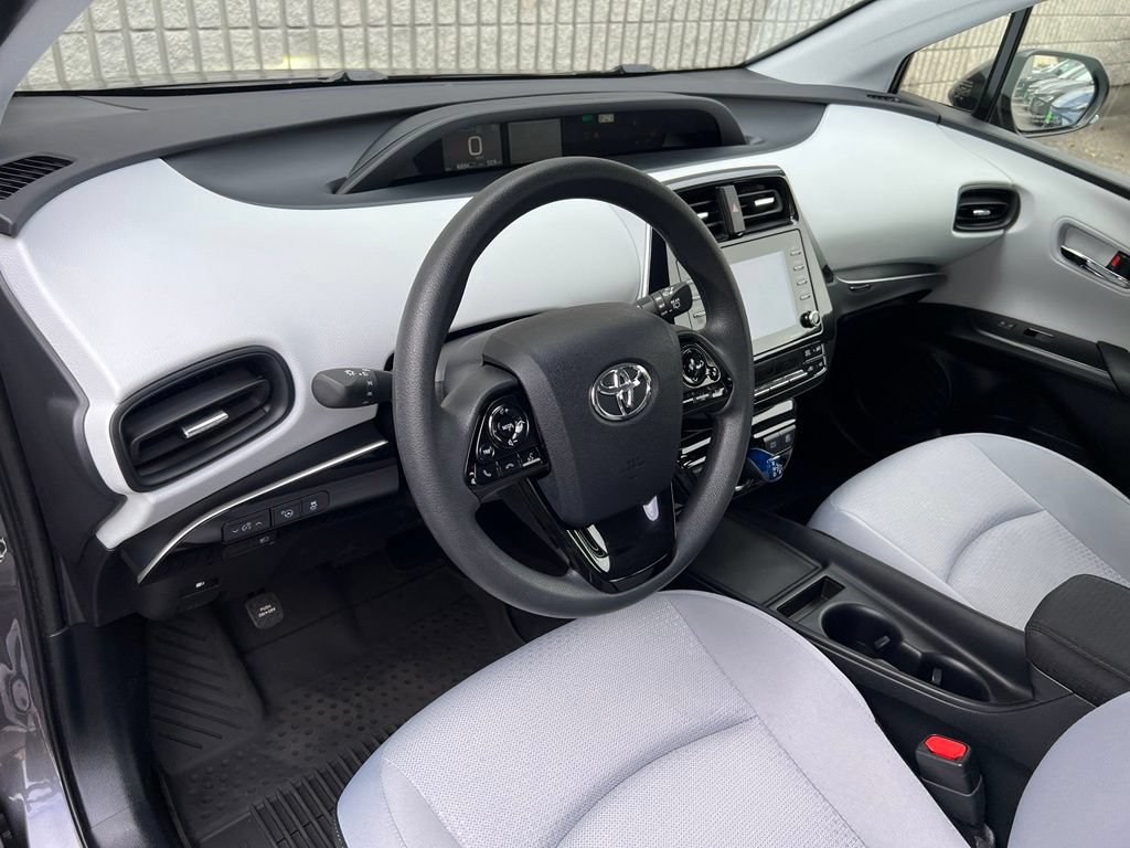 Certified 2022 Toyota Prius LE FWD image 12