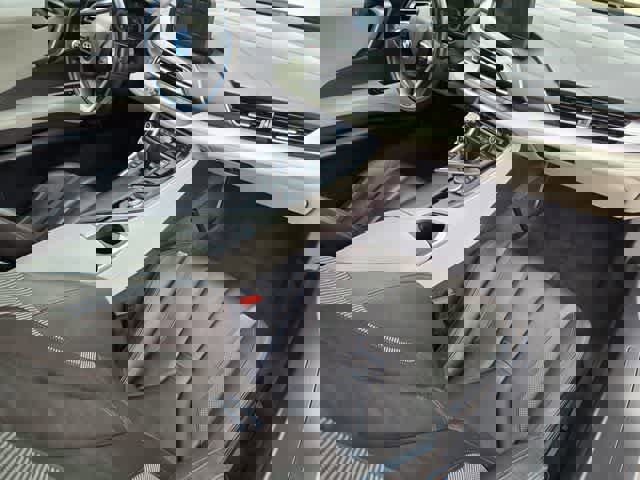 Used 2016 BMW i8 image 9